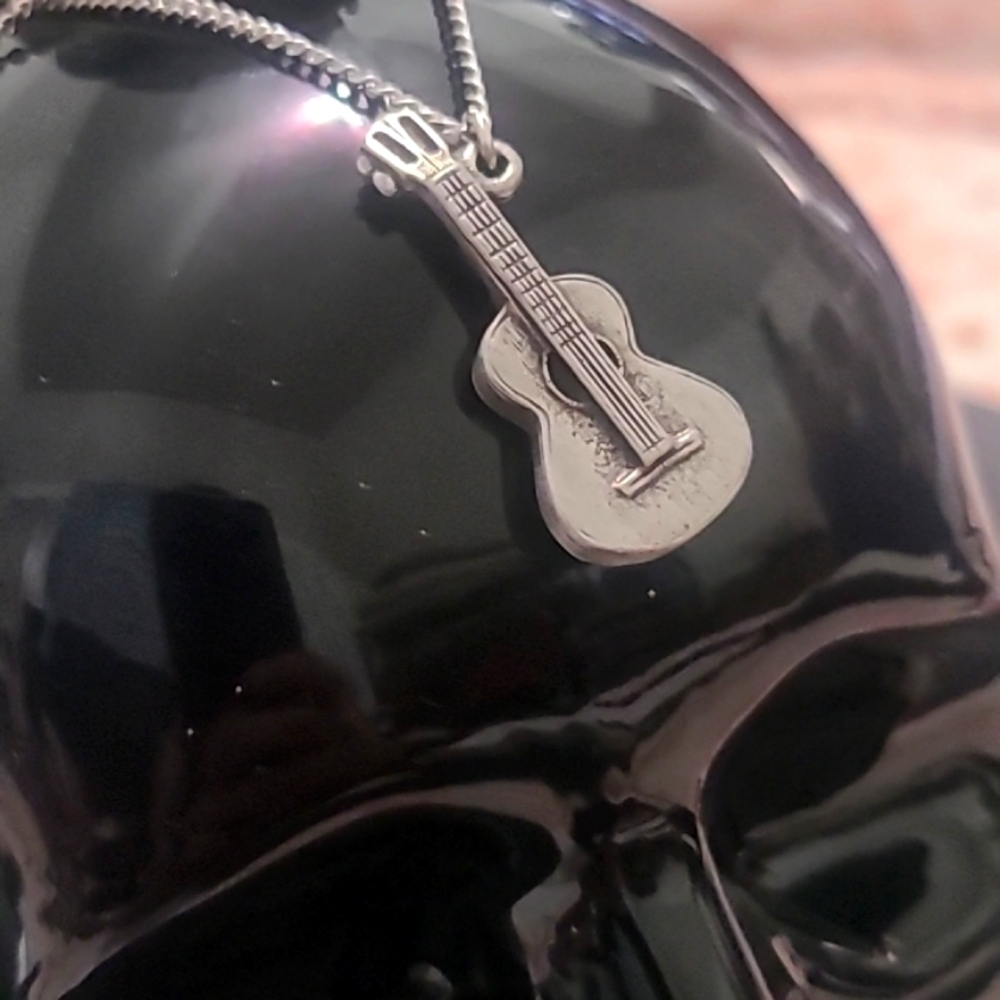 9-inch silver necklace with a silver guitar charm